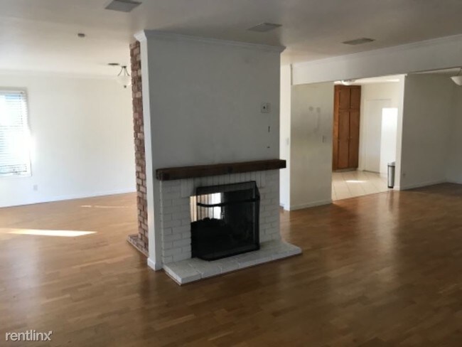 Building Photo - 3 br, 3 bath House - 3420 Midas Ave