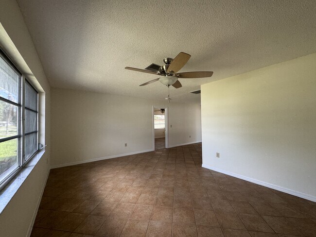 Building Photo - 1039 Kimball Rd