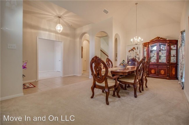 Building Photo - 3348 Silver Creek Dr