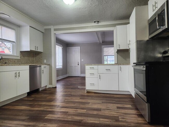 Foto del edificio - 200 Gold Ave NW