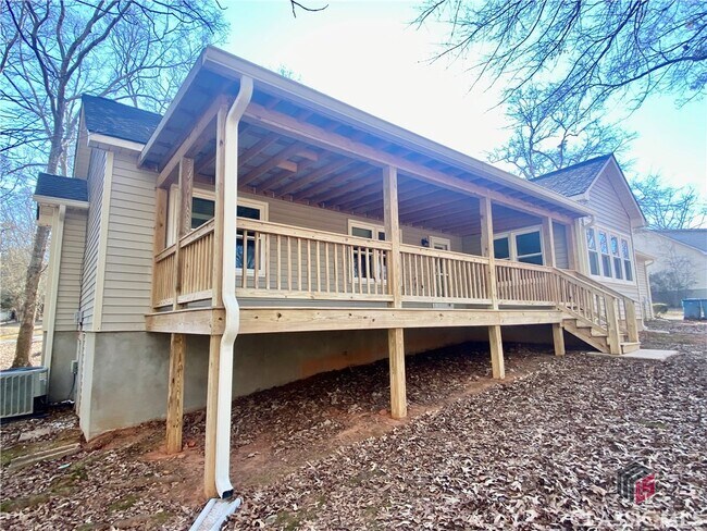 Building Photo - 1031 Laurel Chase Run