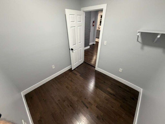 Foto del edificio - 360-362-362 Peshine Ave