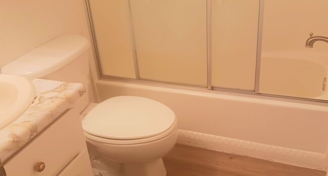 Building Photo - Three Bedroom w/ Fireplace and large back yard!