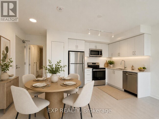 Photo du bâtiment - 4010 Eglinton Ave W