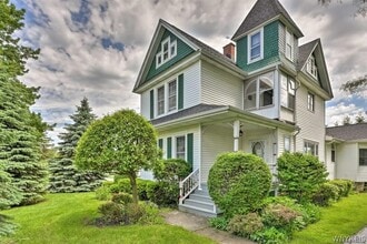 Building Photo - 2461 Bowen Rd