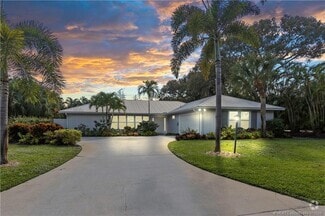 Building Photo - 7 Riverview Dr