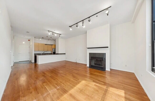Foto del edificio - Modern Unit in Prime Location
