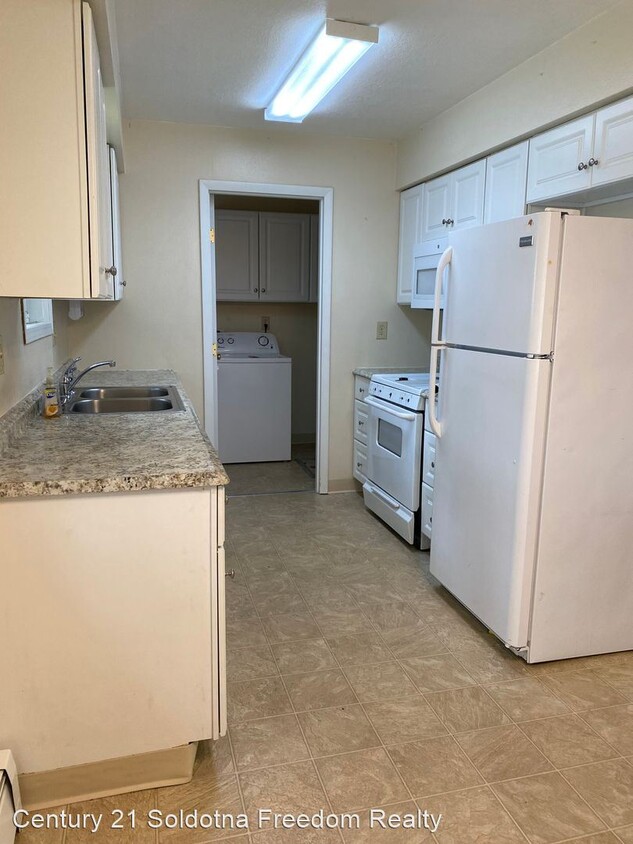 Building Photo - 3 br, 1 bath House - 312 Kulila Place
