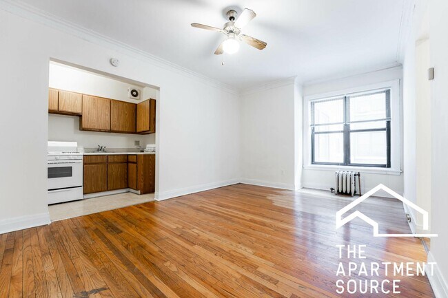 Foto del edificio - 540 W Briar Pl
