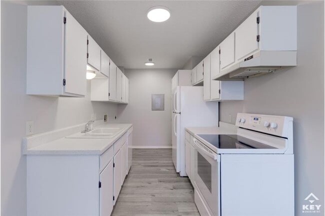 Building Photo - 7011 W Sheriac Cir