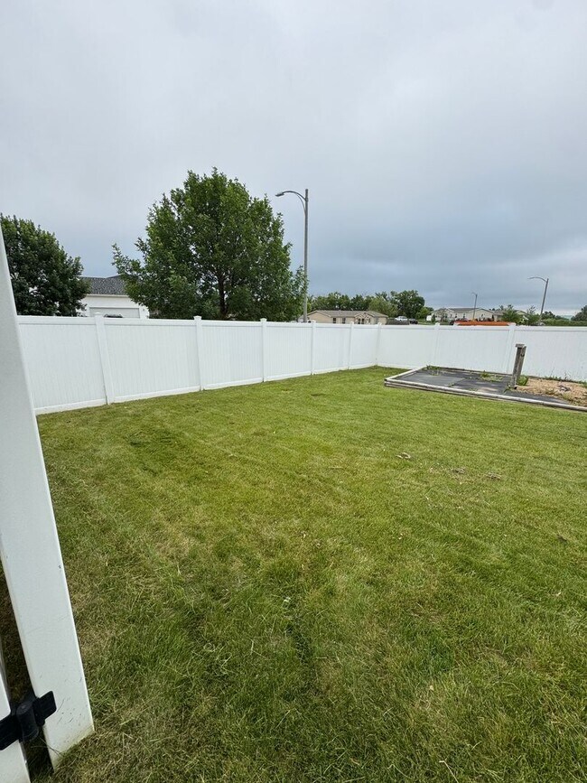 Foto del edificio - Beautiful Home in NW Mandan for Rent