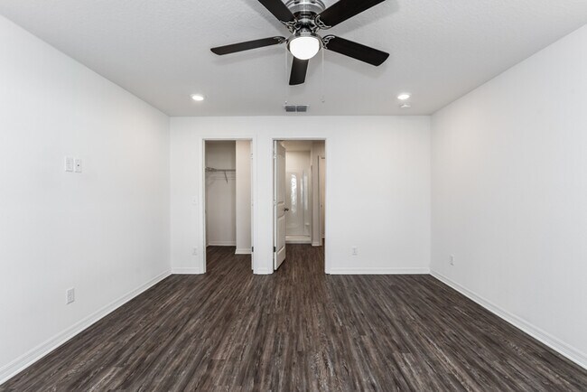 Building Photo - 449 Hunt Blvd