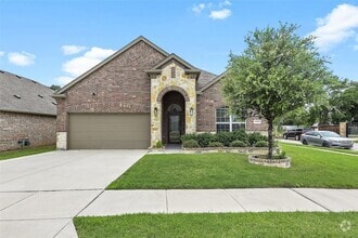 Building Photo - 4300 Lakeview Dr
