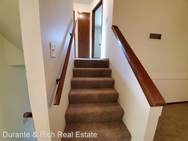 Building Photo - 3 br, 2 bath House - 5005 N 106th St