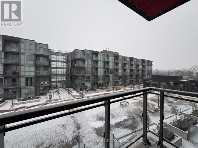 Photo du bâtiment - 5260 Dundas St