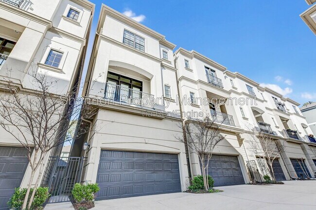 Building Photo - 1215 W 24th St