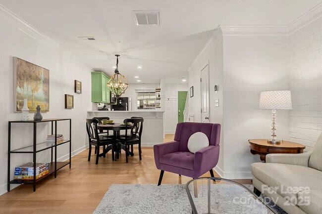 Foto del edificio - 1318 Green Oaks Ln