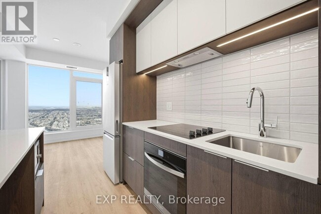 Building Photo - 395 Square One Dr