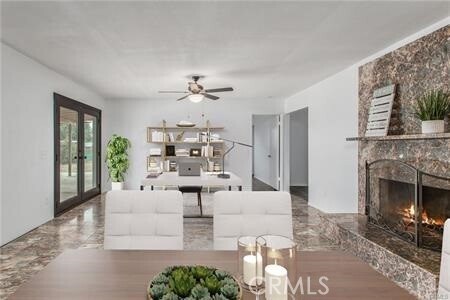 Foto del edificio - 19725 Mariposa Ave