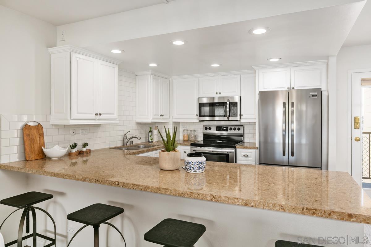 Foto principal - 4944 Cass St