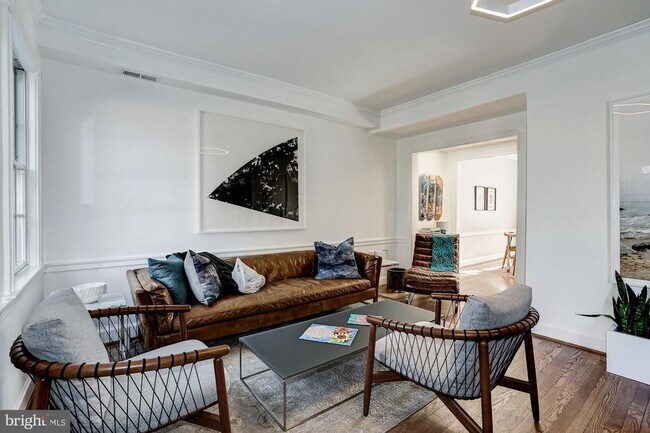 Foto del edificio - 4416 Reservoir Rd NW