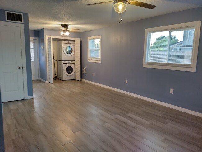 Building Photo - 17323 Whitewater Ct