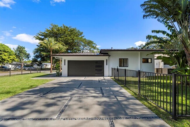 Building Photo - 7530 SW 134th St