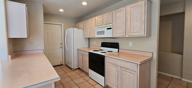 Building Photo - 14025 Sussex Pl
