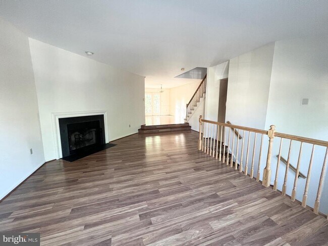 Building Photo - 2134 Kings Garden Way