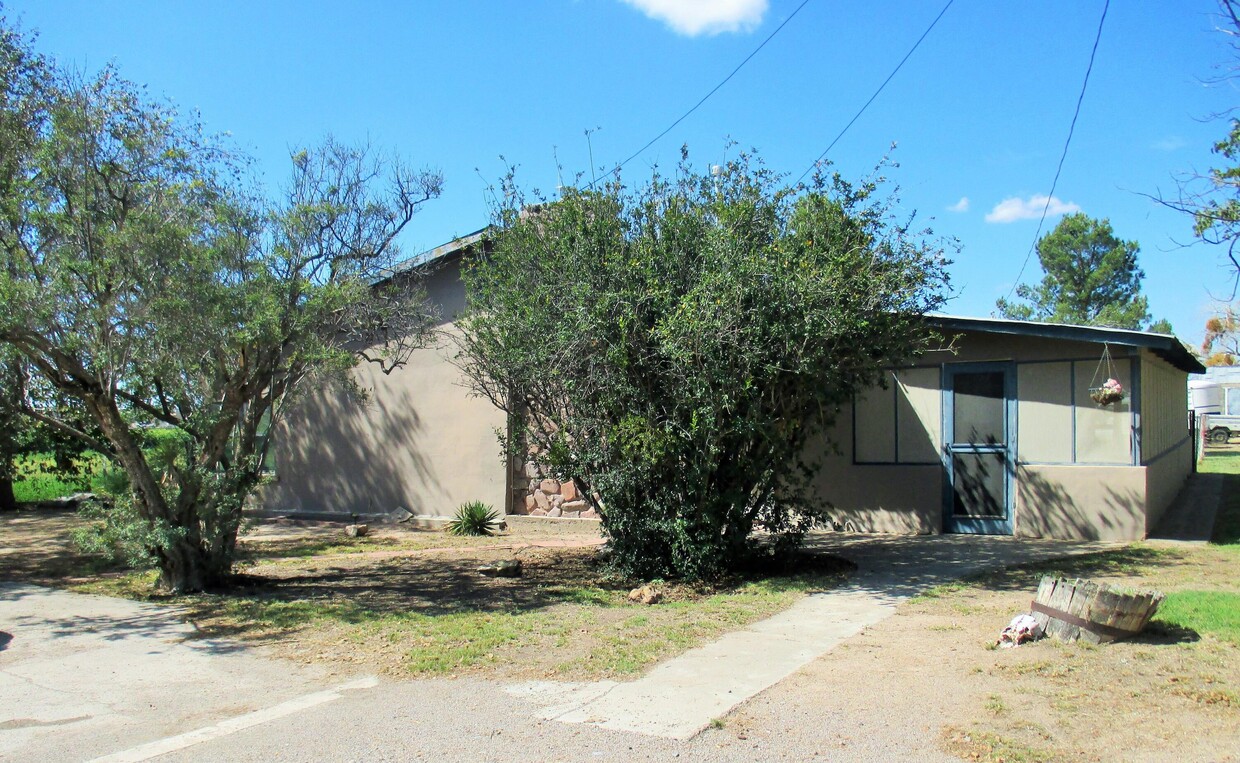 Primary Photo - 6521 Westside Dr