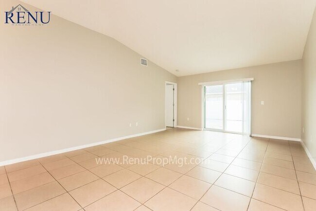 Foto del edificio - Available Now!