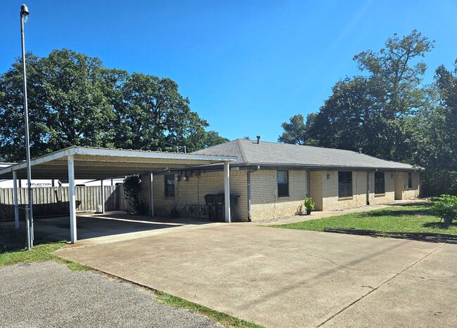 Building Photo - 3201 Libbie St