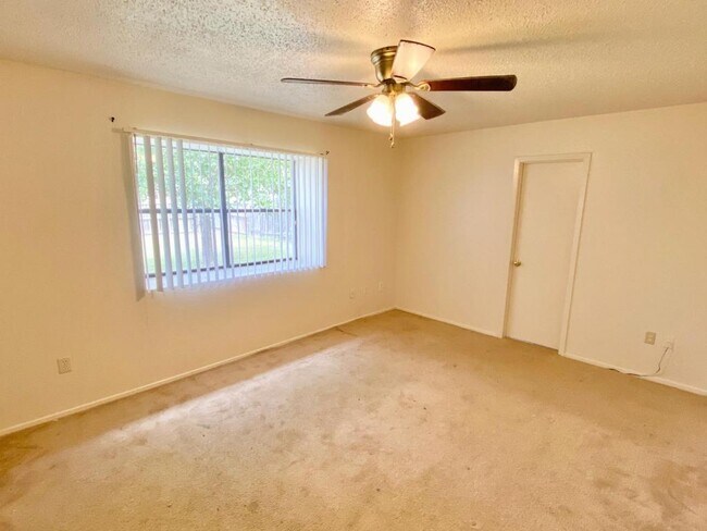 Foto del edificio - 5908 Dan Dr