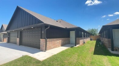 Building Photo - 1210 NW 113th St