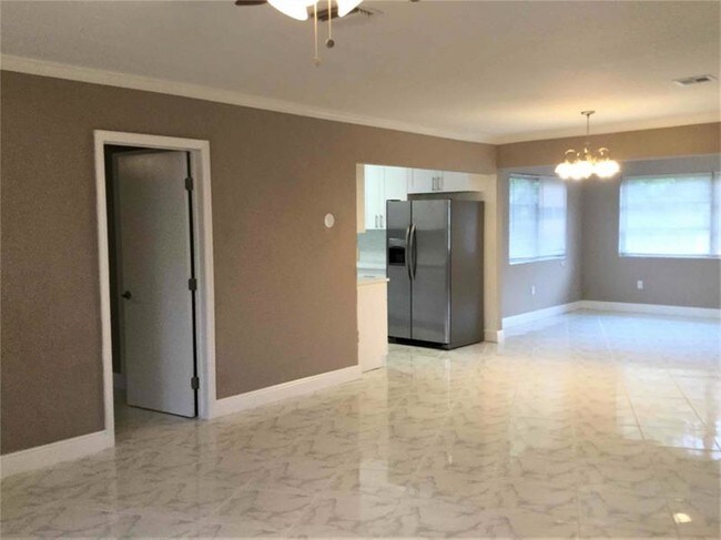 Foto del edificio - 401 SW 68th Blvd