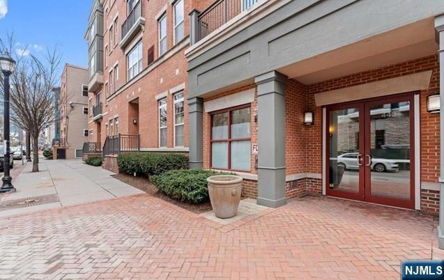 Building Photo - 443 2nd St