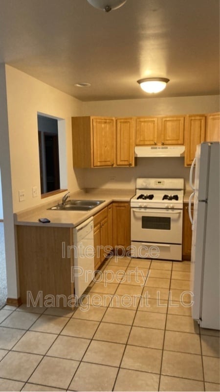 Building Photo - 1335 Rock Run Dr