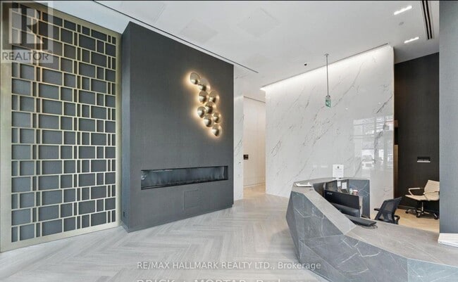 Photo du bâtiment - 1 Hillsdale Ave W