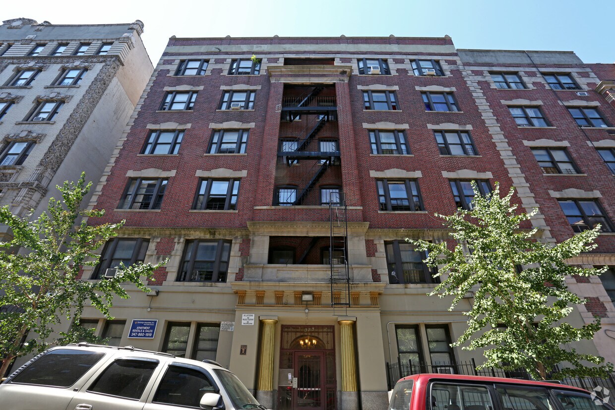 Building Photo - 606 W 137th St