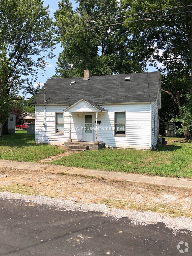 Building Photo - 806 Rodd St