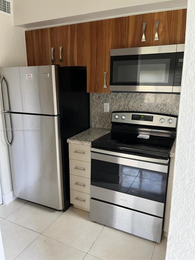 Foto del edificio - 441 NW 83rd St