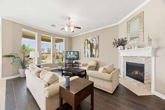 Foto del edificio - 25819 Oakwood Knoll Dr