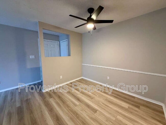 Foto del edificio - 260 N Crow Rd