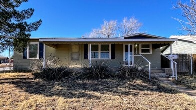 Building Photo - 3713 Noble Dr