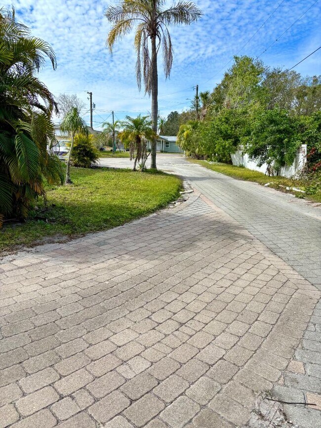 Foto del edificio - 12300 Phillips Ln