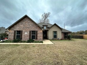 Building Photo - 1100 Bear Creek
