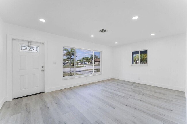 Foto del edificio - 240 NW 5th St