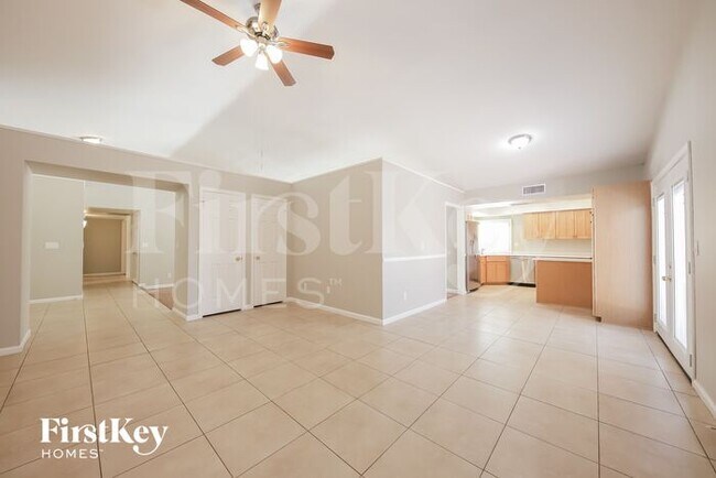 Foto del edificio - 10402 N 64th Ave