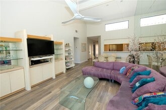 Building Photo - 38613 Wisteria Dr