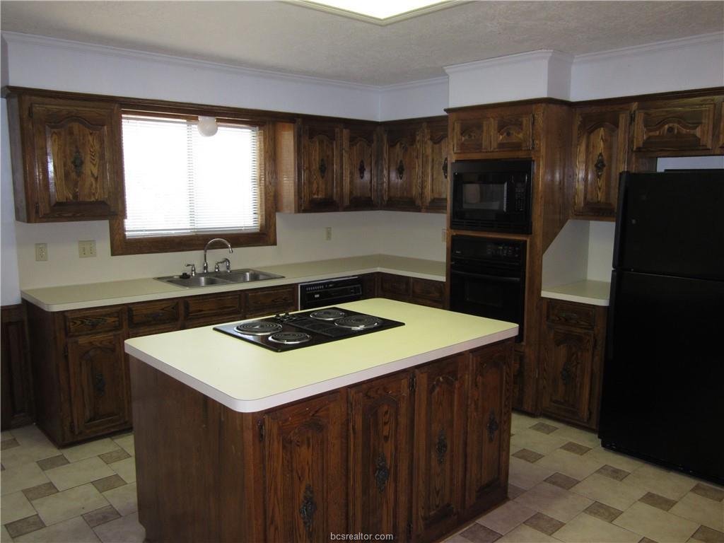 Primary Photo - 1100 Deacon Dr